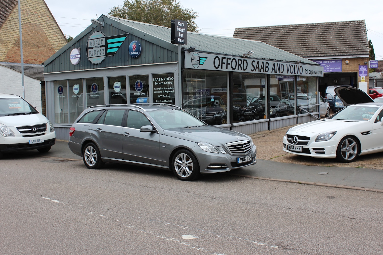 Used Mercedes-Benz E Class 2011 for sale - 76611476: Photo 2