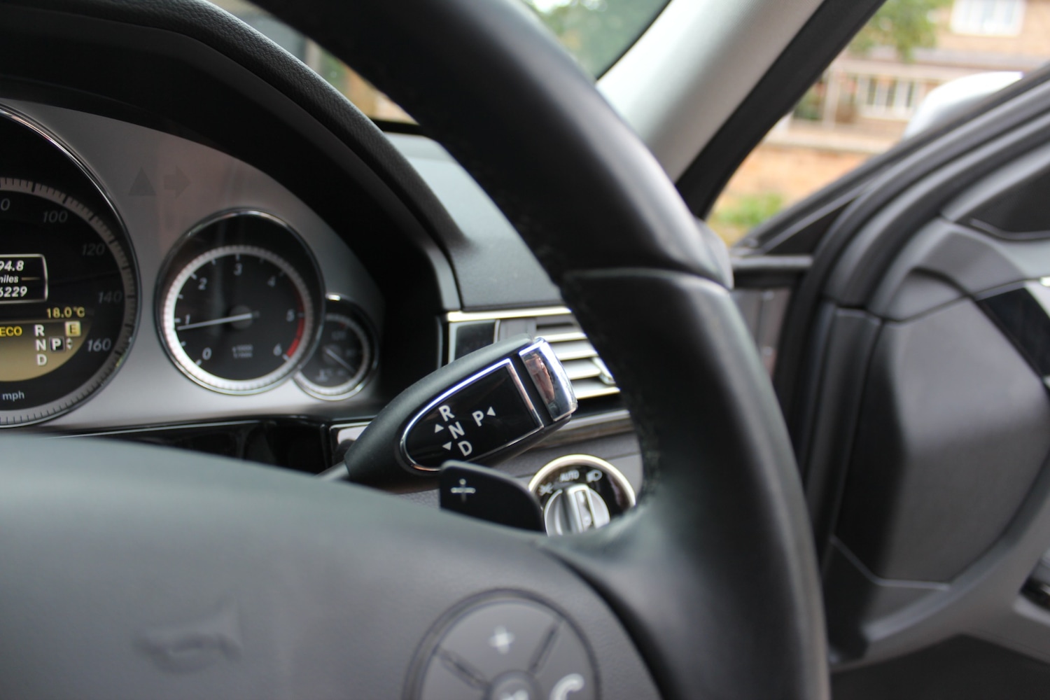 Used Mercedes-Benz E Class 2011 for sale - 76611476: Photo 24