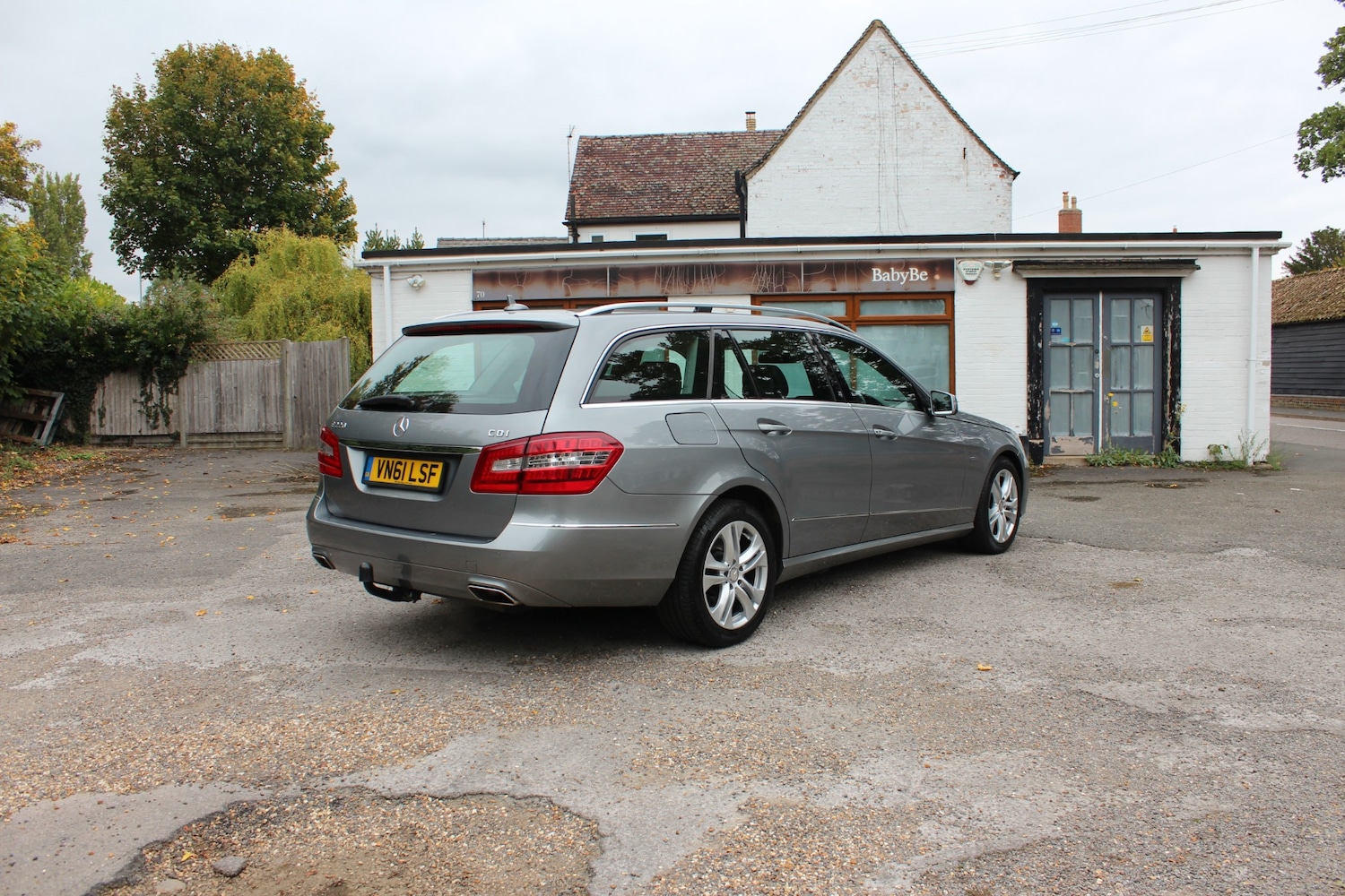 Used Mercedes-Benz E Class 2011 for sale - 76611476: Photo 8