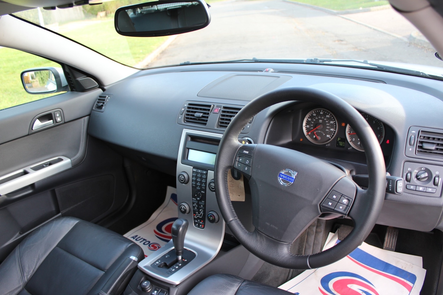 Used Volvo V50 2004 for sale - 78014946: Photo 28