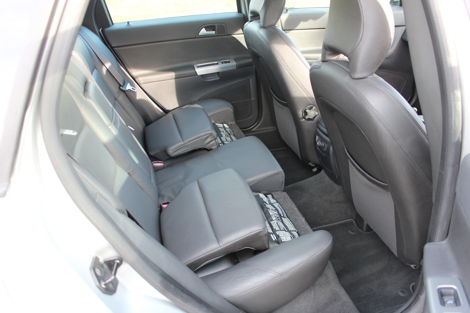 Used Volvo V50 2004 for sale - 78014946: Photo 31