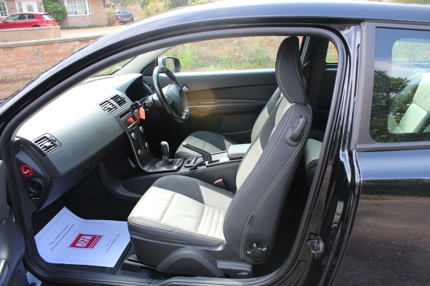 Used Volvo C30 2010 for sale - 76551994: Photo 24