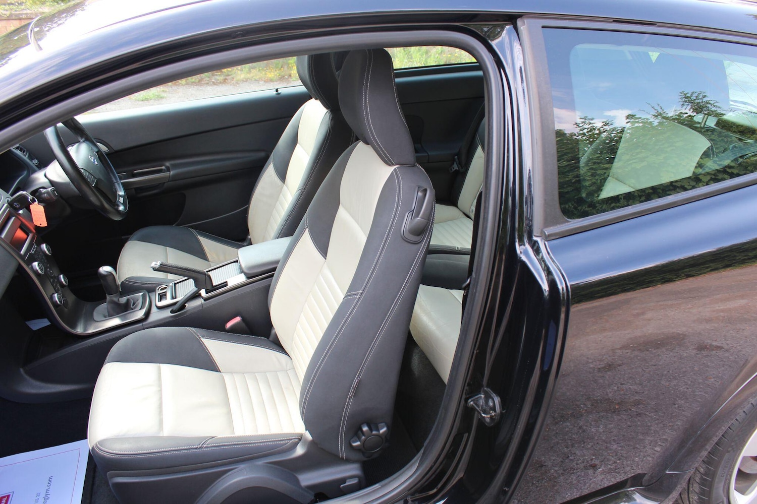 Used Volvo C30 2010 for sale - 76551994: Photo 25