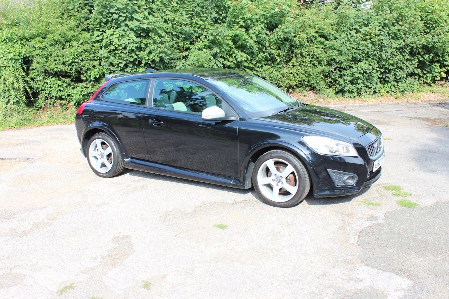 Used Volvo C30 2010 for sale - 76551994: Photo 5