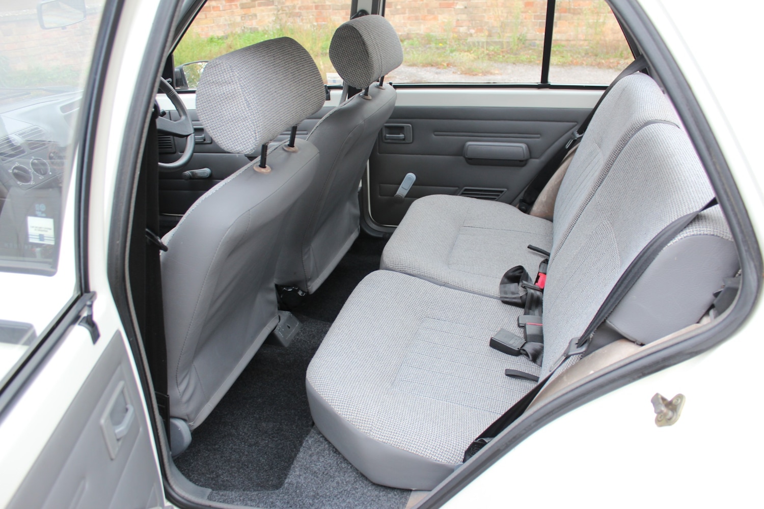 Used Peugeot 205 1990 for sale - 76638743: Photo 11