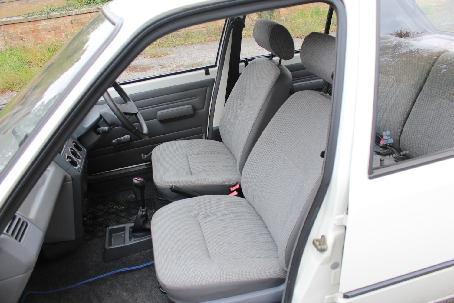 Used Peugeot 205 1990 for sale - 76638743: Photo 12