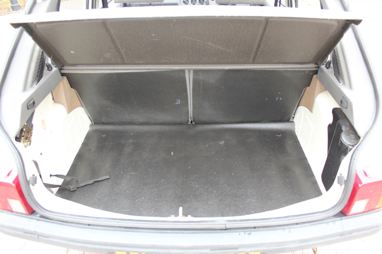 Used Peugeot 205 1990 for sale - 76638743: Photo 17