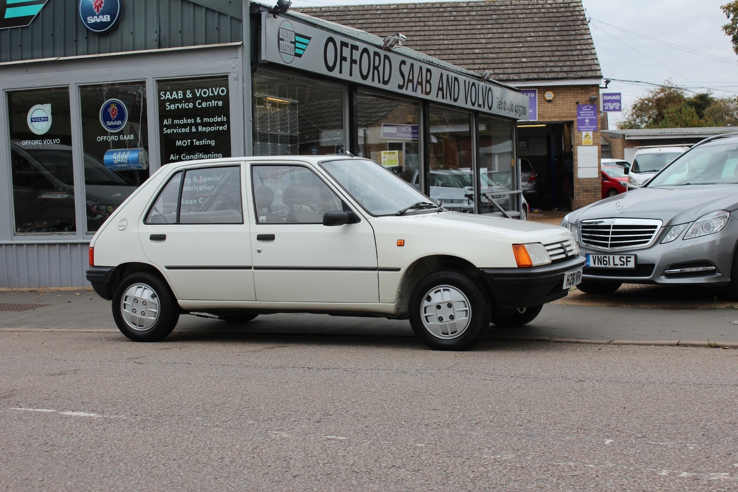 Used Peugeot 205 1990 for sale - 76638743: Photo 2