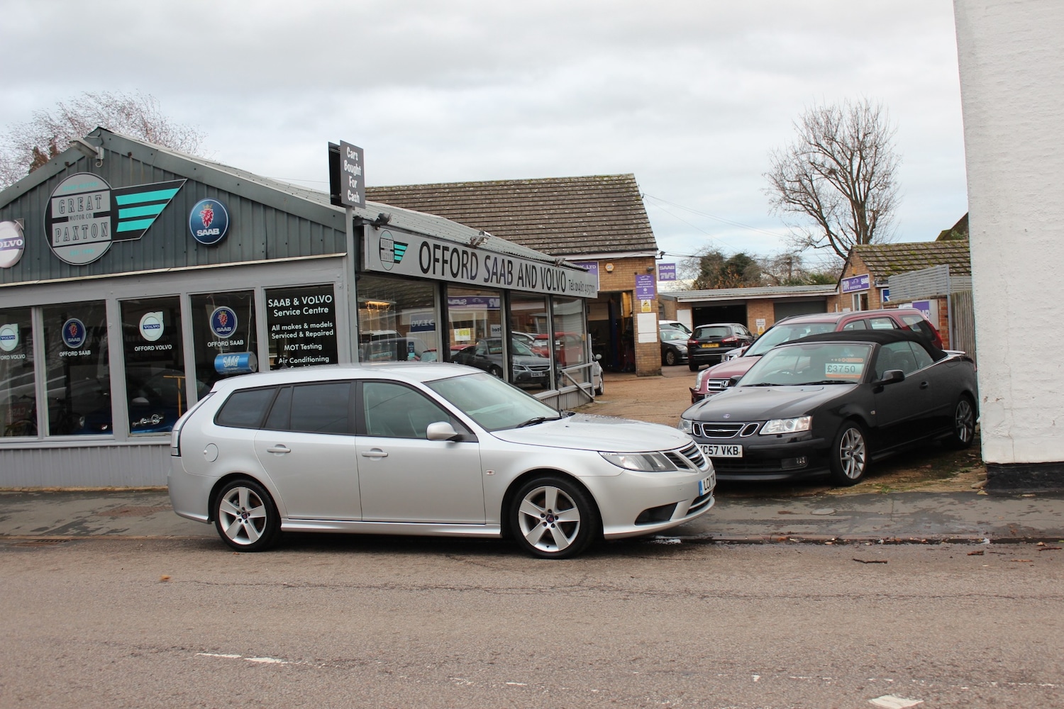 Used Saab 9-3 2011 for sale - 76880071: Photo 2