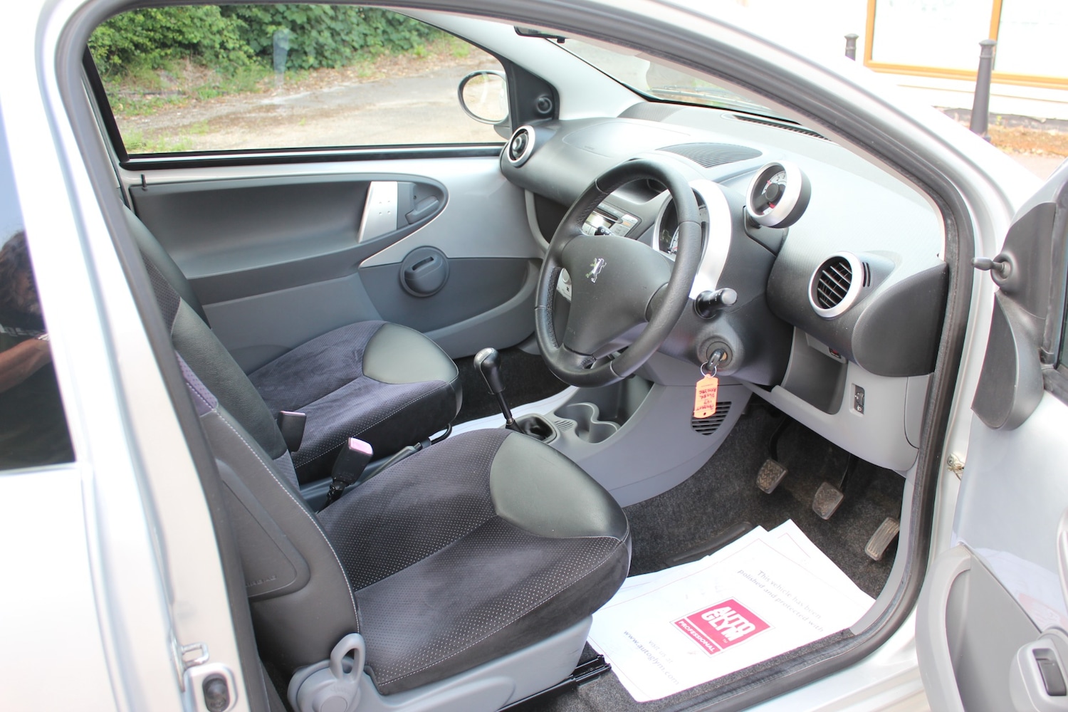 Used Peugeot 107 2010 for sale - 76615863: Photo 18