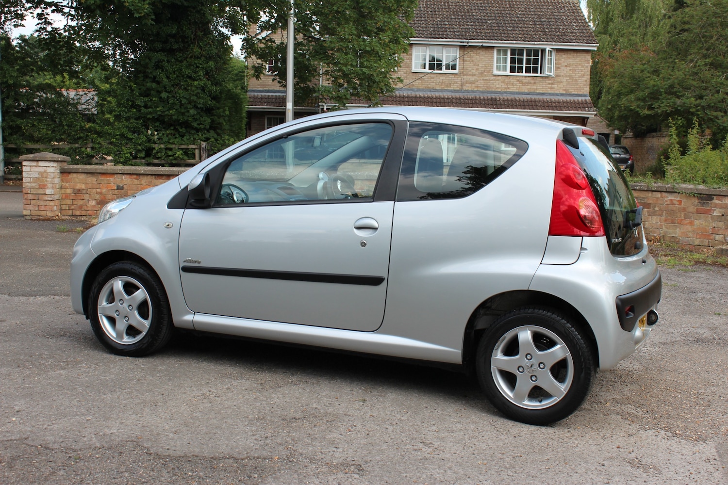 Used Peugeot 107 2010 for sale - 76615863: Photo 6