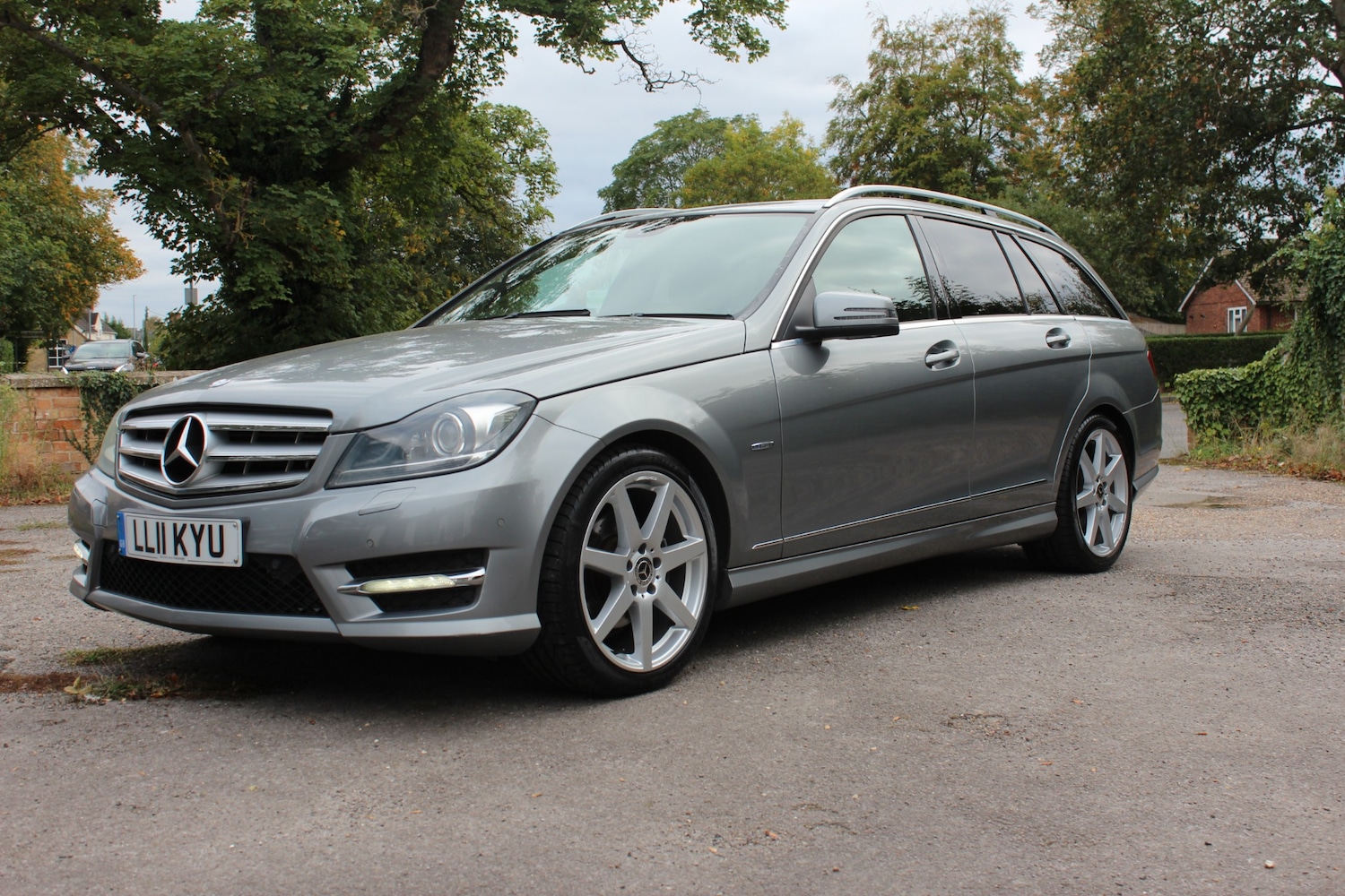 Used Mercedes-Benz C Class 2011 for sale - 76611313: Photo 1
