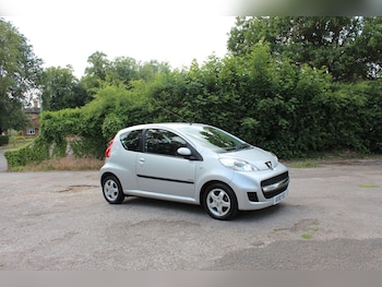 Used Peugeot 107 2010 for sale - 76551989: Photo