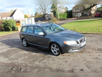 Used Volvo V70 2010 for sale - 77258518: Photo