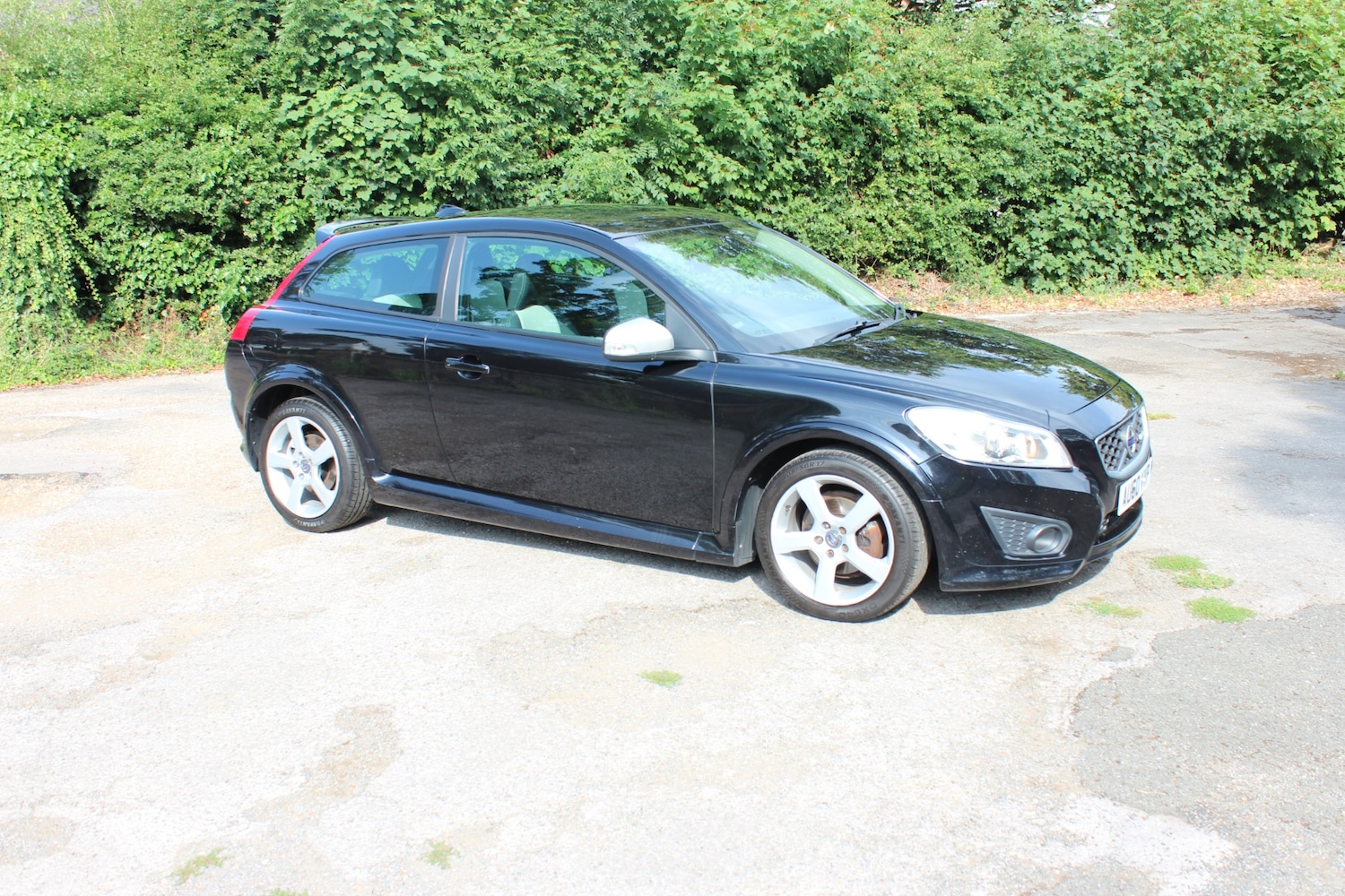 Used Volvo C30 2010 for sale - 76615702: Photo 1
