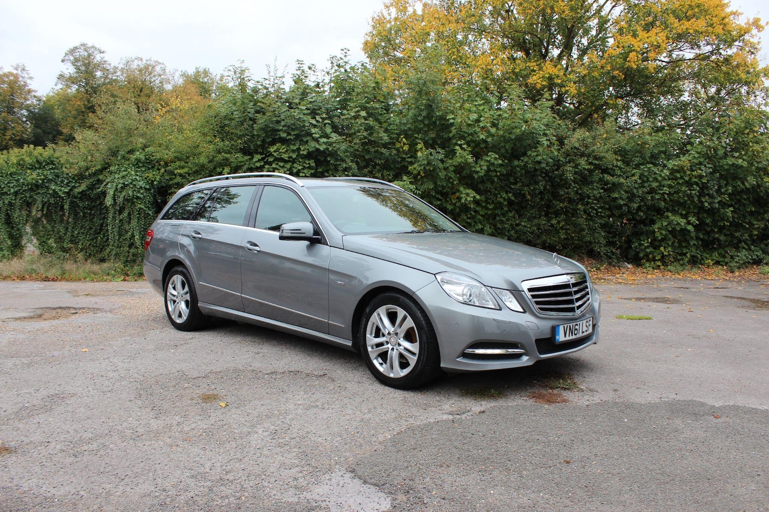Used Mercedes-Benz E Class 2011 for sale - 76551993: Photo 1