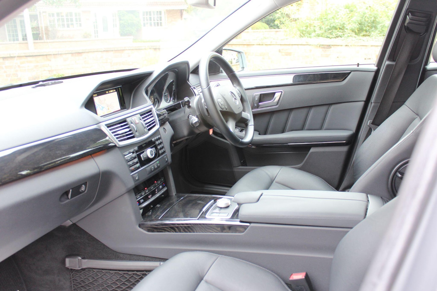 Used Mercedes-Benz E Class 2011 for sale - 76551993: Photo 18