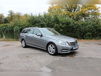 Used Mercedes-Benz E Class 2011 for sale - 76551993: Photo