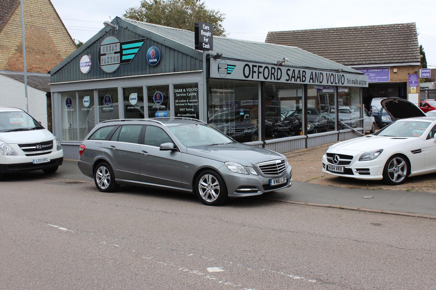 Used Mercedes-Benz E Class 2011 for sale - 76551993: Photo 2