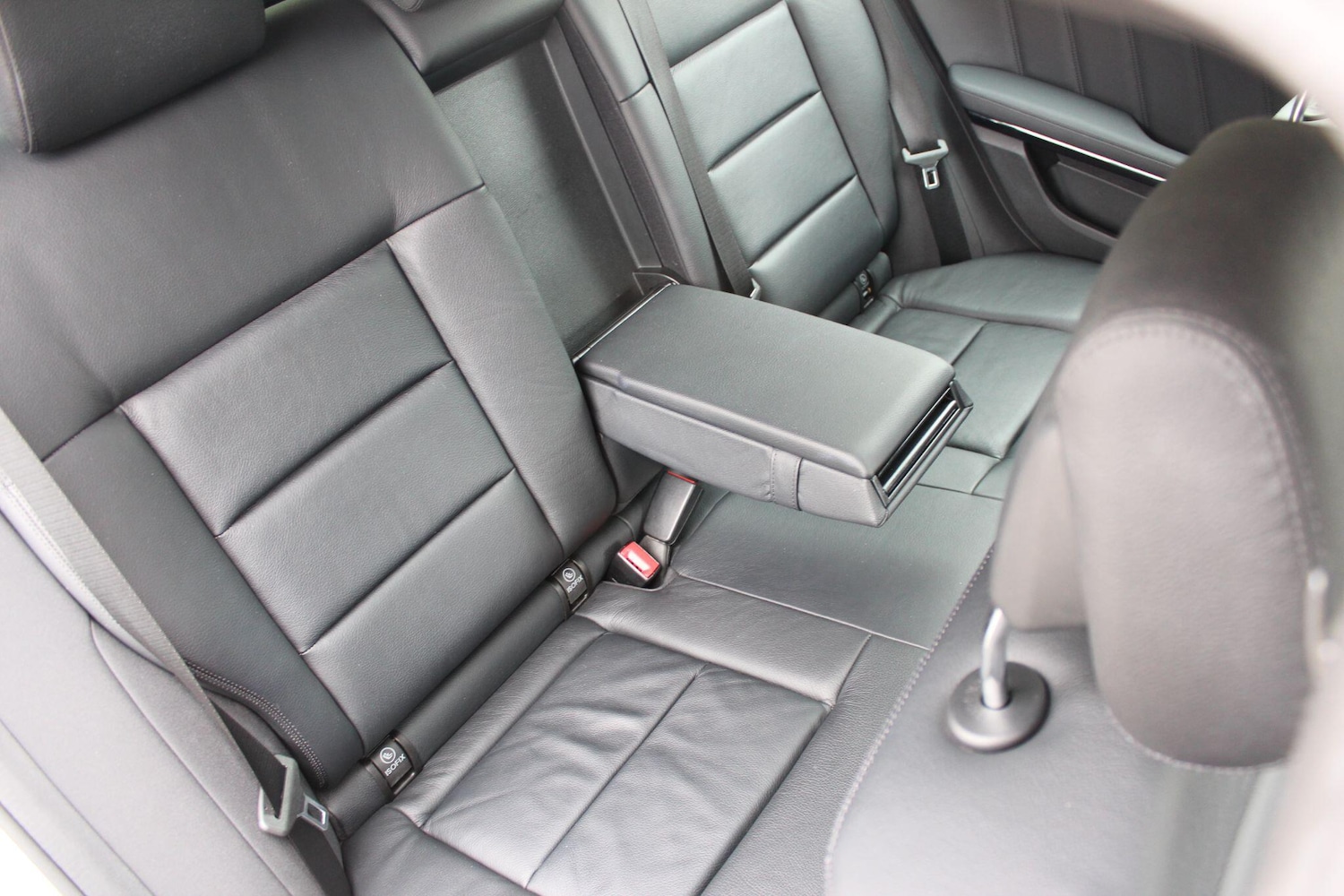 Used Mercedes-Benz E Class 2011 for sale - 76551993: Photo 27