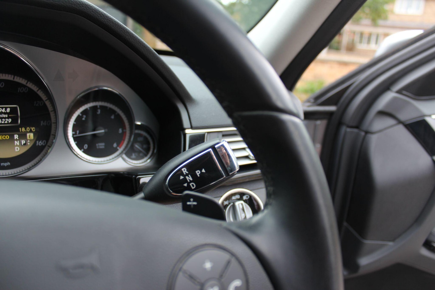 Used Mercedes-Benz E Class 2011 for sale - 76551993: Photo 28