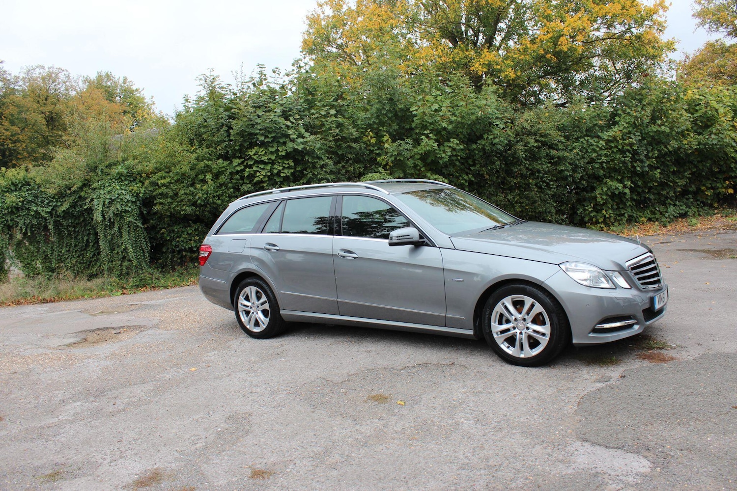 Used Mercedes-Benz E Class 2011 for sale - 76551993: Photo 3