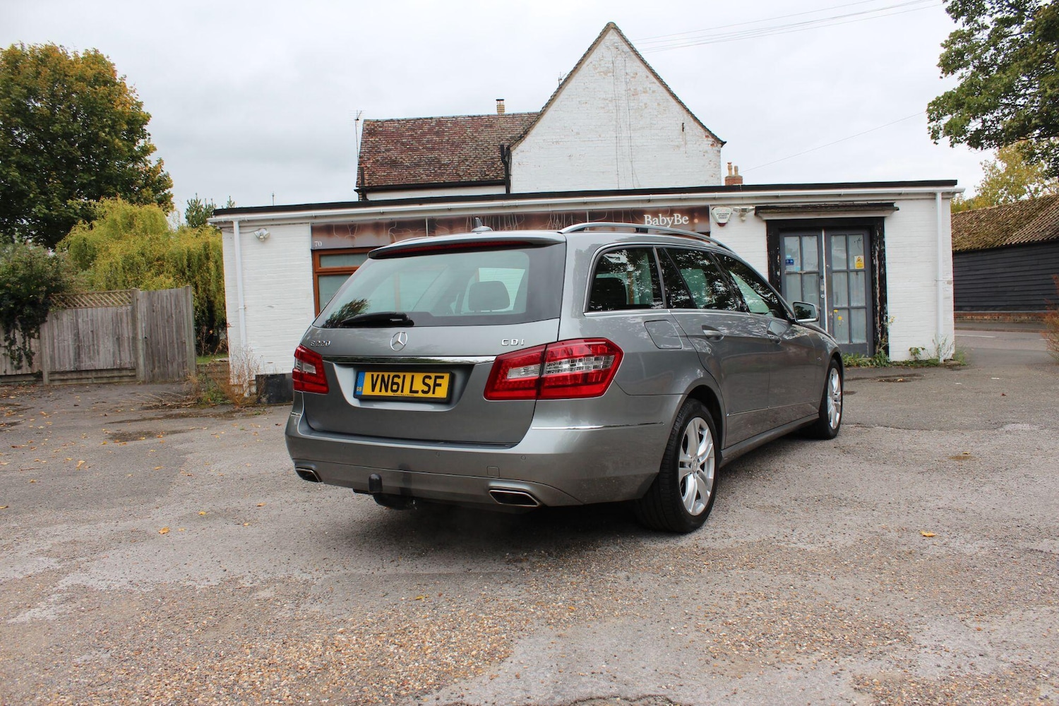 Used Mercedes-Benz E Class 2011 for sale - 76551993: Photo 8