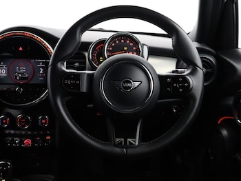 Used MINI Hatch 2022 for sale - 76982057: Photo