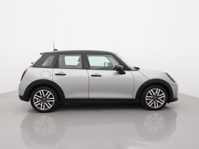 Used MINI Cooper 2024 for sale - 77619309: Photo 3