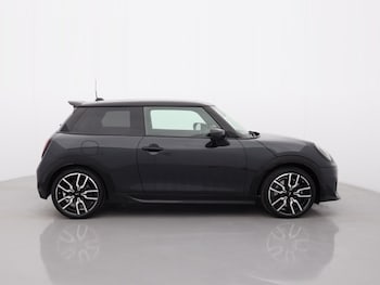 Used MINI Cooper 2024 for sale - 76981546: Photo