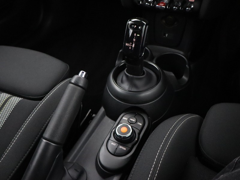 Used MINI Convertible 2021 for sale - 76982480: Photo 21