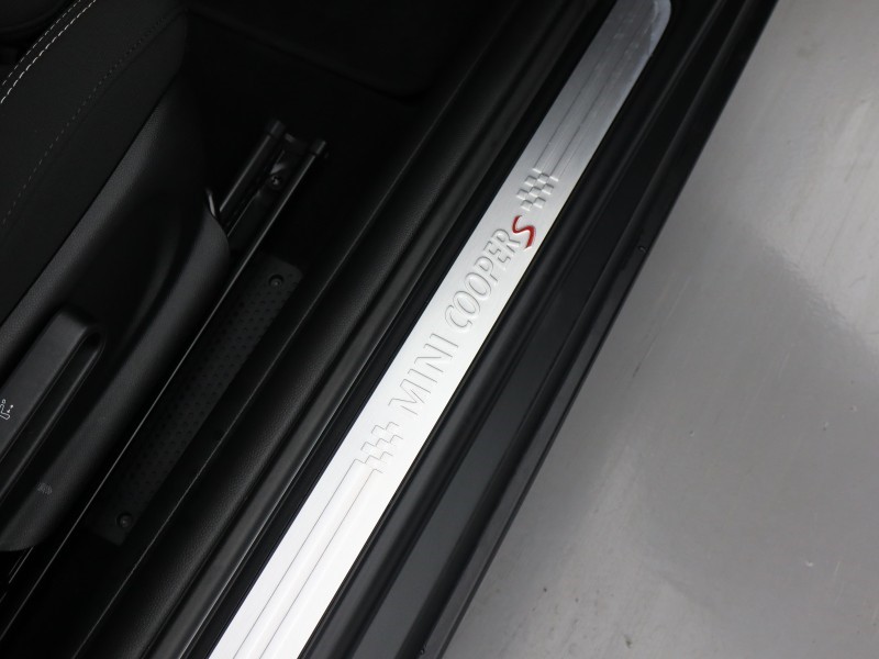 Used MINI Convertible 2021 for sale - 76982480: Photo 33