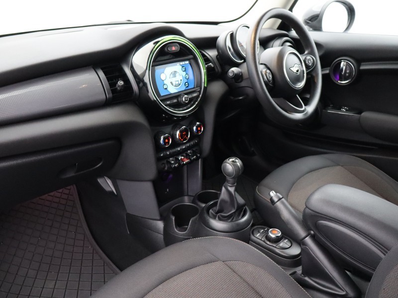 Used MINI Hatch 2018 for sale - 76982380: Photo 6