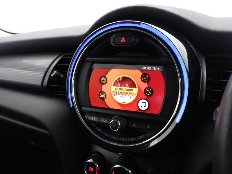 Used MINI Hatch 2018 for sale - 76982380: Photo 8