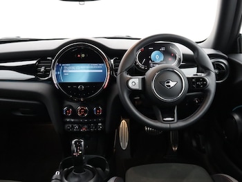 Used MINI Hatch 2023 for sale - 77718097: Photo