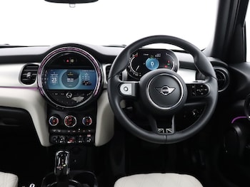 Used MINI Hatch 2023 for sale - 77915609: Photo