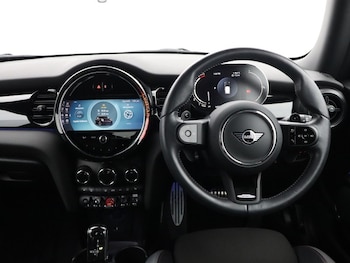 Used MINI Hatch 2023 for sale - 79407607: Photo
