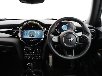 Used MINI Hatch 2024 for sale - 77504440: Photo