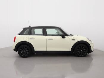 Used MINI Hatch 2019 for sale - 79882759: Photo
