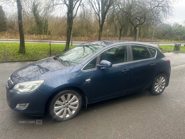 Used Vauxhall Astra 2010 for sale - 77254144: Photo 2