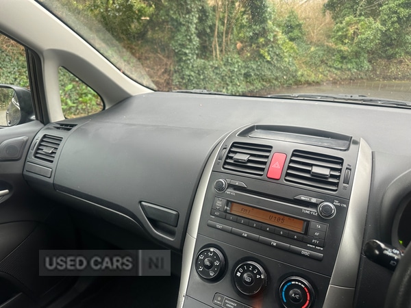 Used Toyota Auris 2010 for sale - 77647349: Photo 8