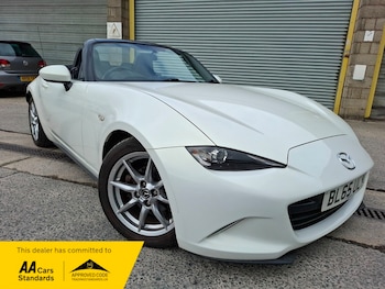 2015 - SE-L NAV 2-Door