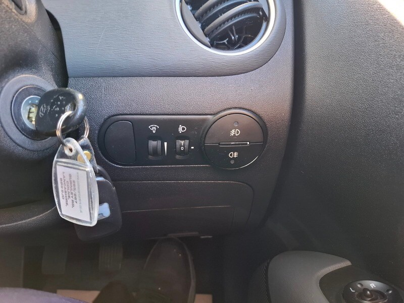 Used Hyundai i10 2011 for sale - 78111523: Photo 11