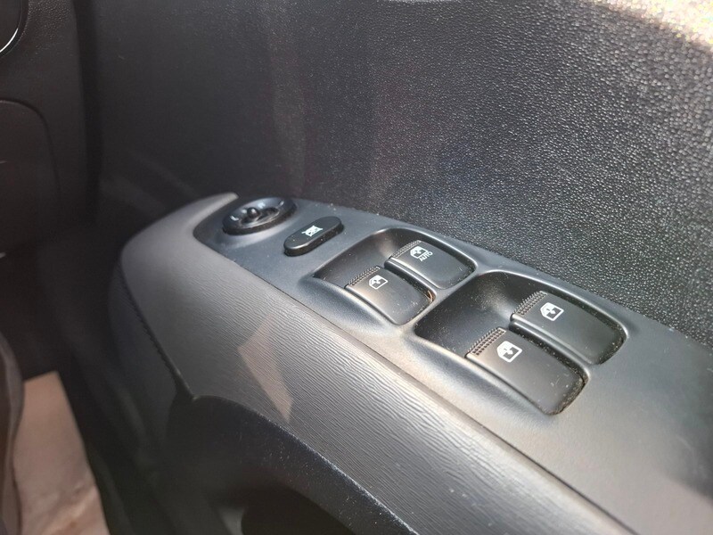 Used Hyundai i10 2011 for sale - 78111523: Photo 12