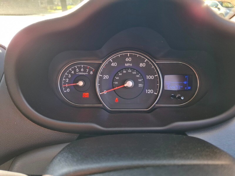 Used Hyundai i10 2011 for sale - 78111523: Photo 14