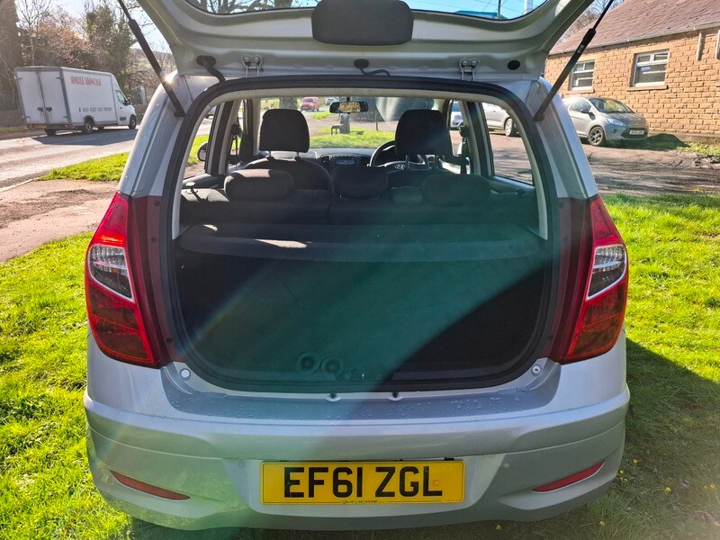 Used Hyundai i10 2011 for sale - 78111523: Photo 9