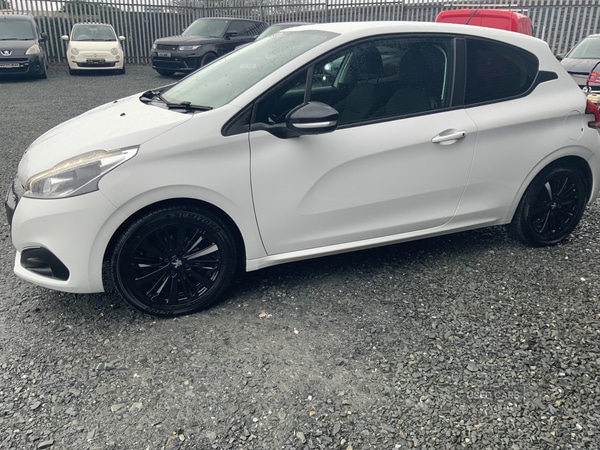 Used Peugeot 208 2018 for sale - 77560332: Photo 2