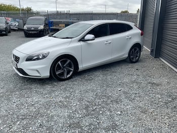 Used Volvo V40 2016 for sale - 79688739: Photo