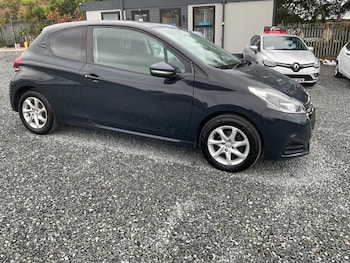 Used Peugeot 208 2016 for sale - 75859108: Photo