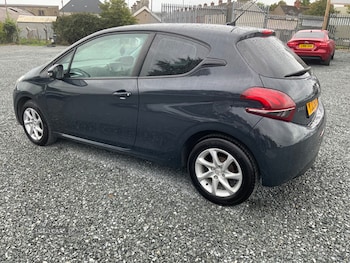 Used Peugeot 208 2016 for sale - 75859108: Photo